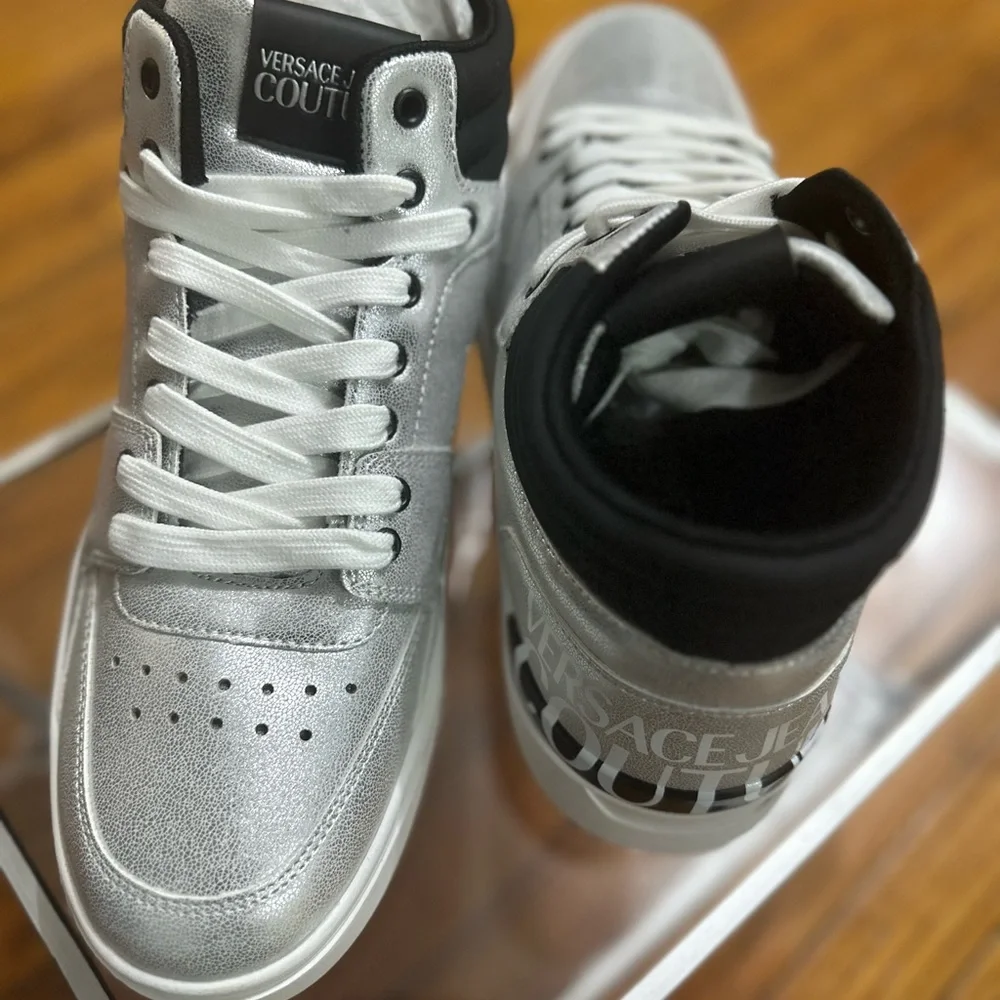 Men’s Versace Jeans Couture Starlight High-Top Sneakers Silver and Black - Picture 2 of 10